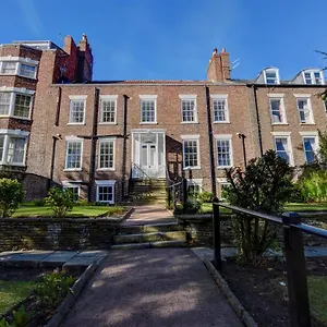 White Linen Whitby, Only 4*, Whitby United Kingdom